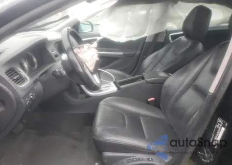 2011 Volvo S60 T6 z USA, uszkodzony, nr VIN YV1902FH6B2011151